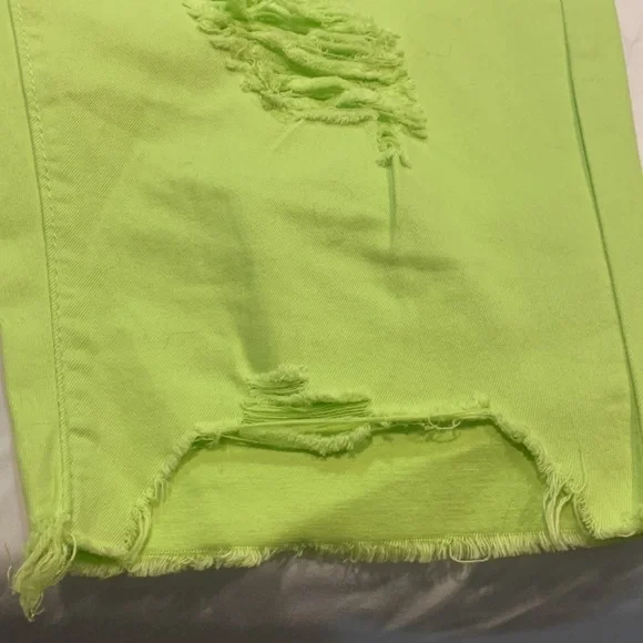NWT Neon Green Distressed Shorts 1X - Picture 4 of 9